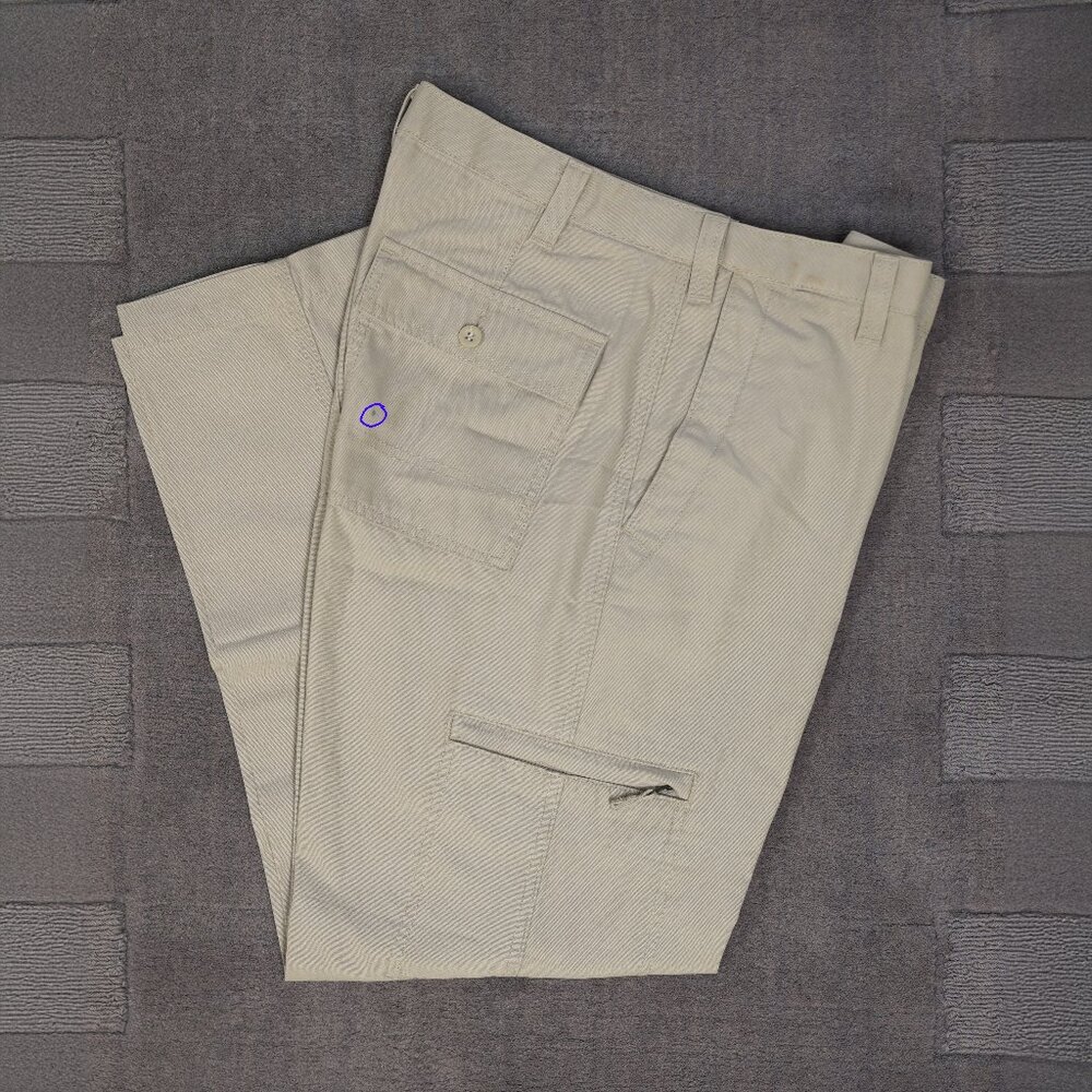 Dockers Men's Comfort Cargo D3 Classic Fit Flat Front Pants, Light Buff, 34Wx30L